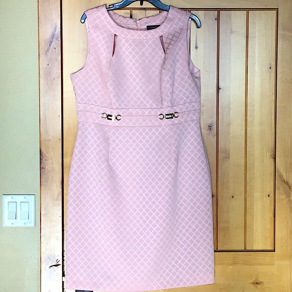 TAHARI cut out Sheath Dress Perfect condition!